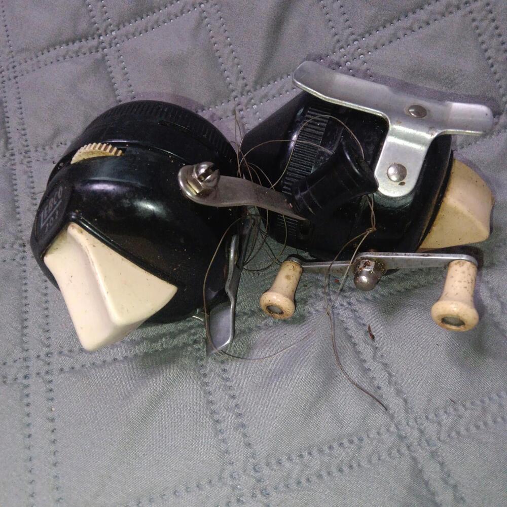 Zebco 202 Spincast Reel.  This Is A Two for Deal Two For Tenty Five Working